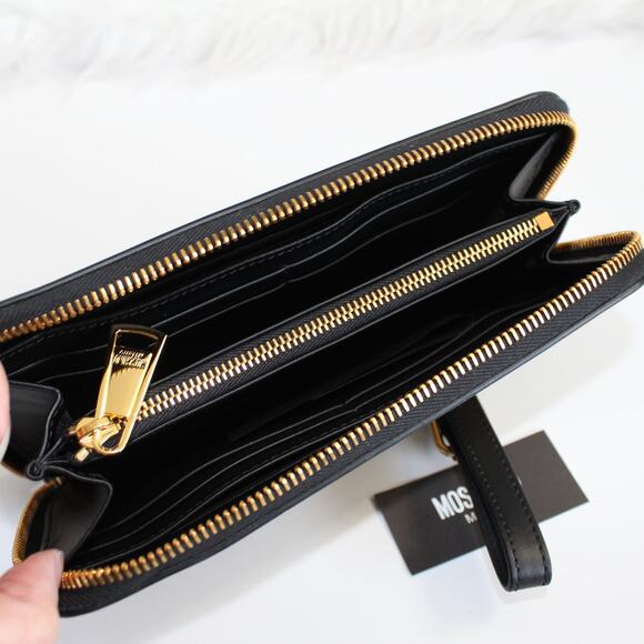 Moschino Black Gold Logo Continental Zip Around Wallet Wristlet New - Picture 10 of 13